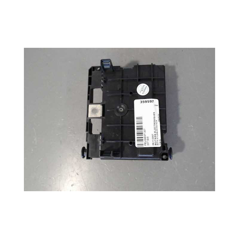 BOITE A FUSIBLES PEUGEOT 207 SW