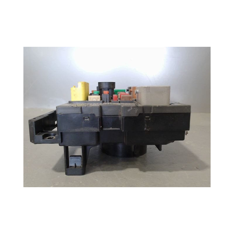 BOITE A FUSIBLES PEUGEOT 3008 2009-