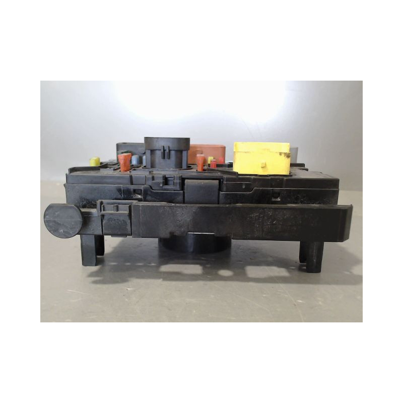 BOITE A FUSIBLES PEUGEOT 307 SW 2005-