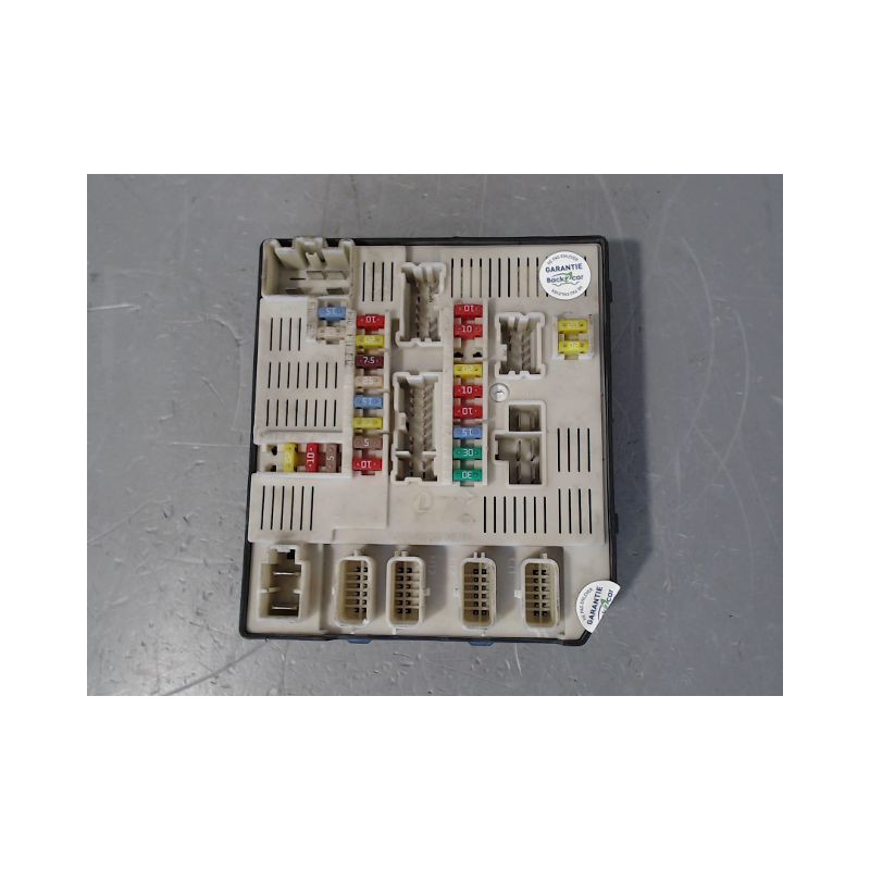 BOITE A FUSIBLES RENAULT MEGANE III 2008-