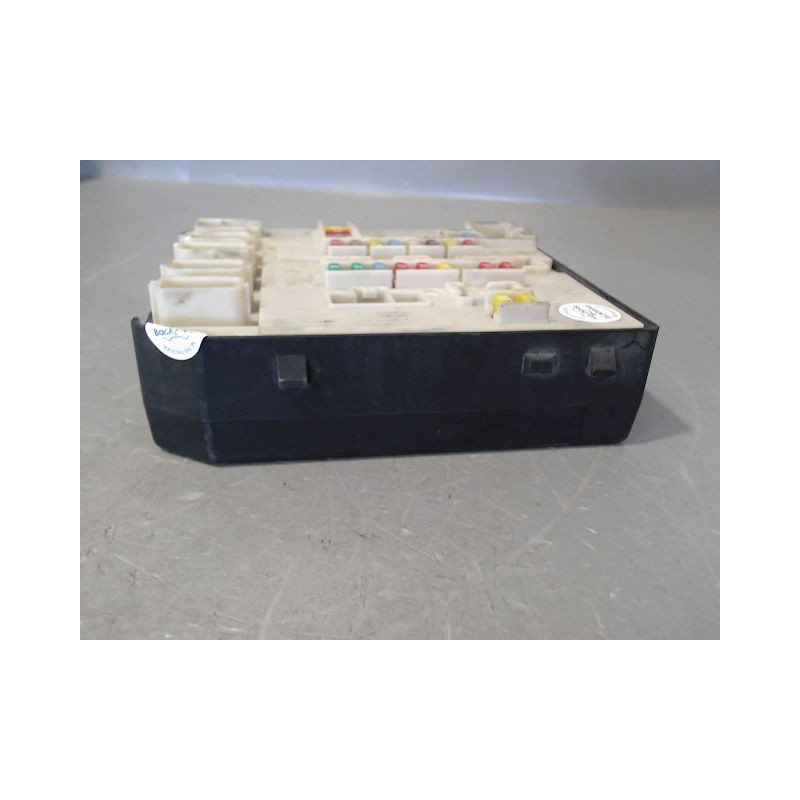 BOITE A FUSIBLES RENAULT MEGANE III 2008-