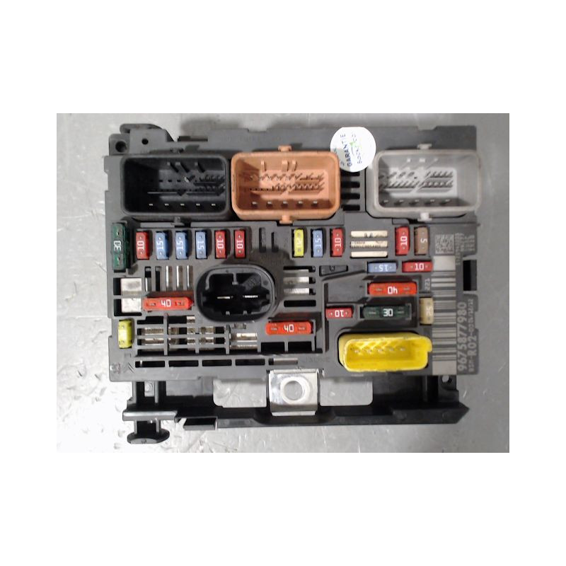 BOITE A FUSIBLES PEUGEOT 5008 2009-