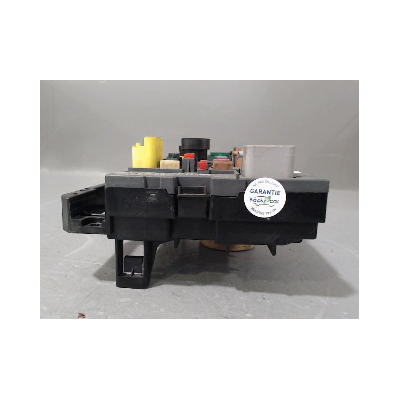 BOITE A FUSIBLES PEUGEOT 5008 2009-