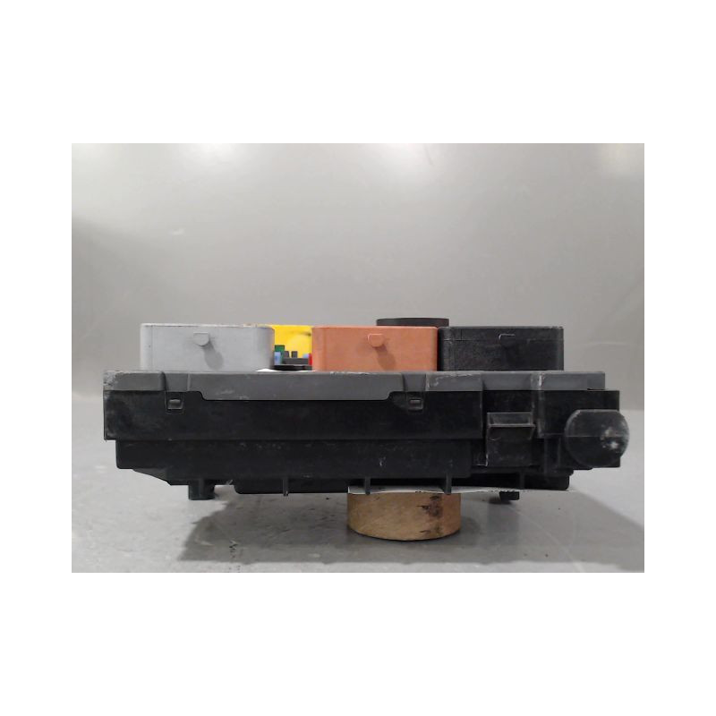 BOITE A FUSIBLES PEUGEOT 308 2007-