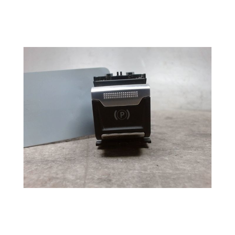 INTERIEUR COMMANDE FREIN A MAIN PEUGEOT 208