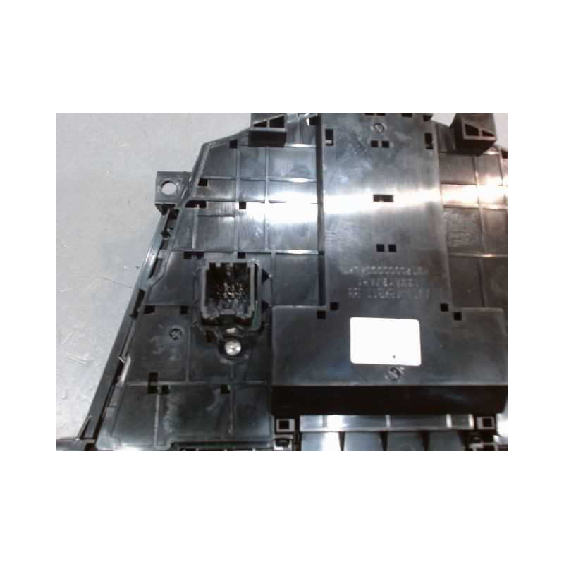 COMMANDE AUTORADIO FORD B-MAX