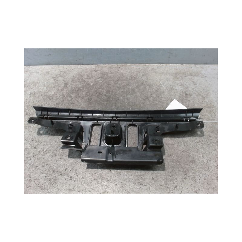 SUPPORT CENTRAL PARE-CHOC ARRIERE  CITROEN C3 2009-