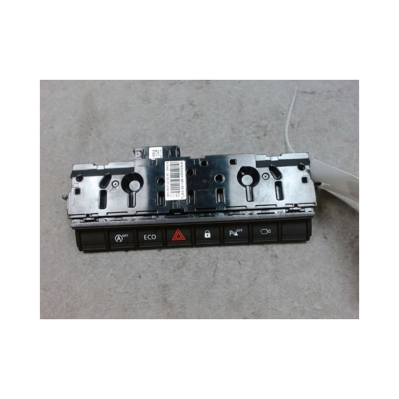 BOUTON DE WARNING DACIA DUSTER