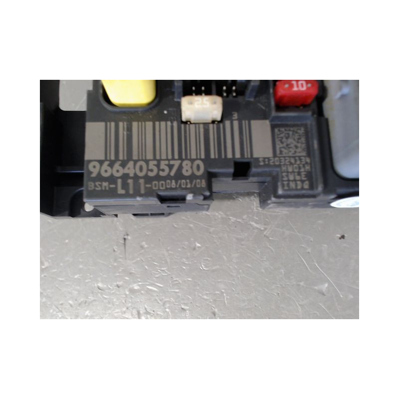 BOITE A FUSIBLES PEUGEOT 207 3P