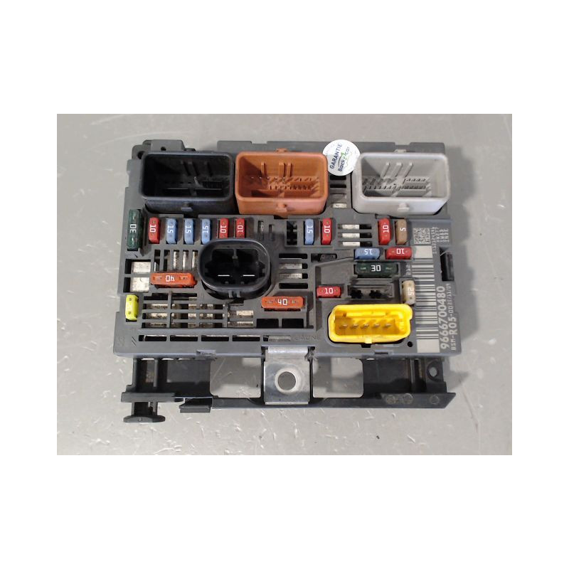 BOITE A FUSIBLES PEUGEOT 308 2007-