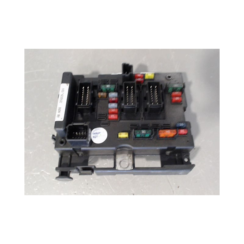 BOITE A FUSIBLES PEUGEOT 206 3P