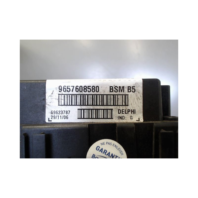BOITE A FUSIBLES PEUGEOT 206 3P