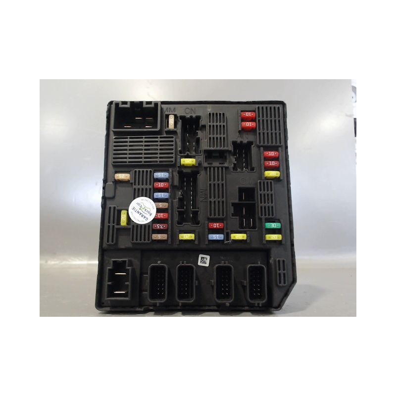 BOITE A FUSIBLES RENAULT SCENIC III 2009-