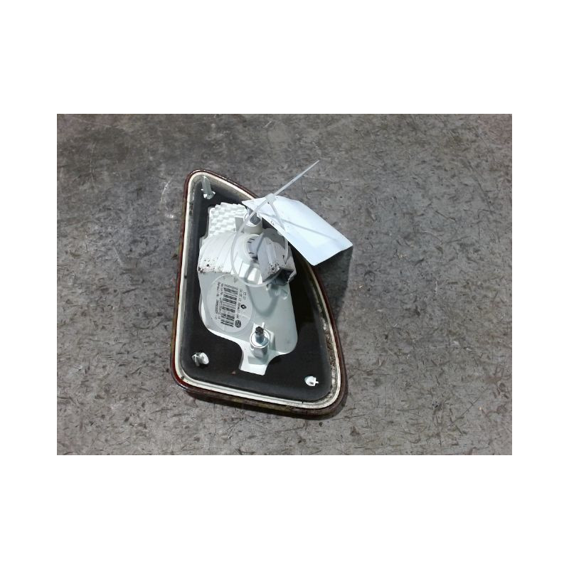 FEU ARRIERE INTERIEUR DROIT RENAULT TWINGO 2 2010-