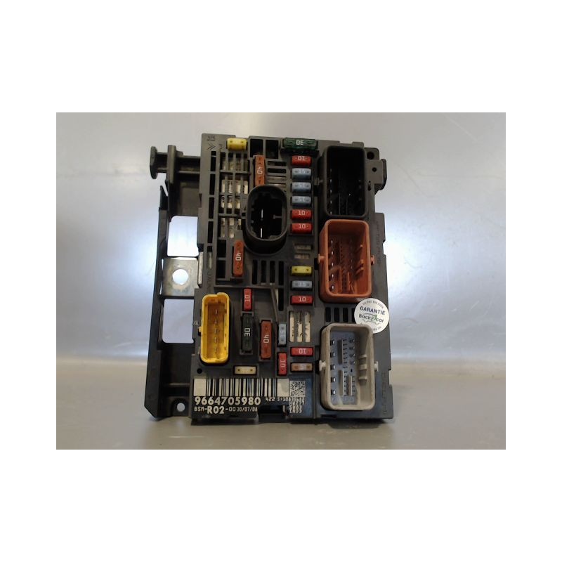 BOITE A FUSIBLES PEUGEOT 407