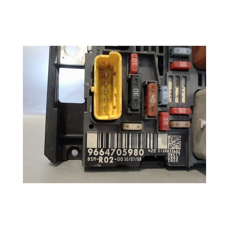 BOITE A FUSIBLES PEUGEOT 407