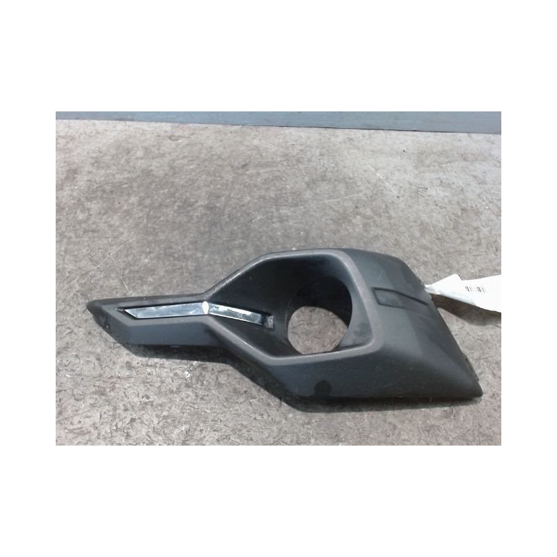 OBTURATEUR PHARE ADDITIONNEL PARE-CHOC AVG DACIA SANDERO 2008-