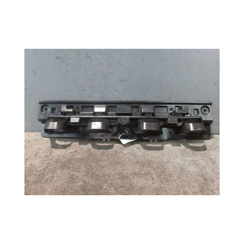 SUPPORT CENTRAL PARE-CHOC ARRIERE  CITROEN C4 CACTUS