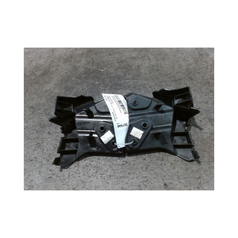 SUPPORT CENTRAL PARE-CHOC ARRIERE  DACIA SANDERO 2008-