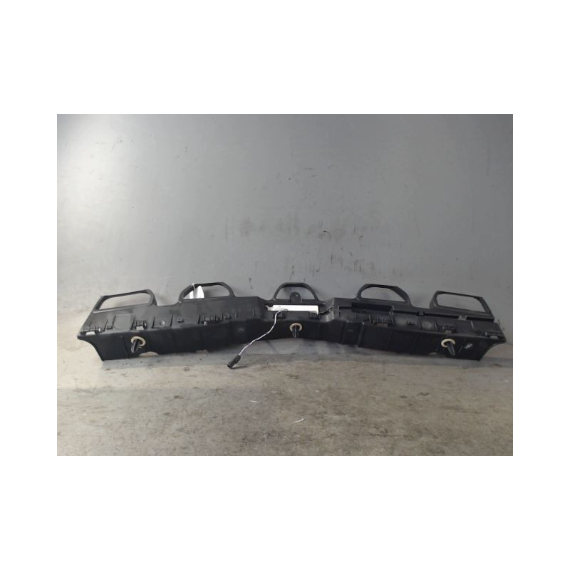 SUPPORT CENTRAL PARE-CHOC ARRIERE  RENAULT MEGANE
