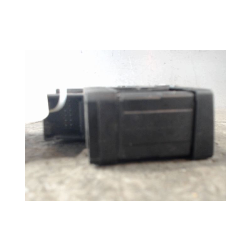 INTERIEUR COMMANDE FREIN A MAIN AUDI A4 2004-