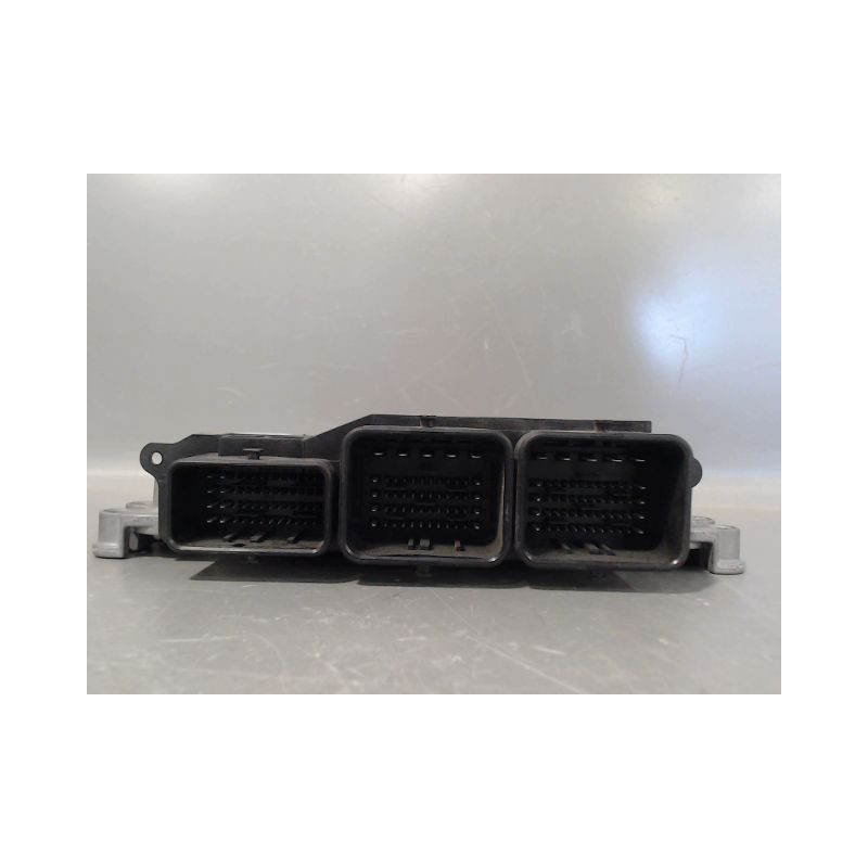 CALCULATEUR MOTEUR PEUGEOT 208