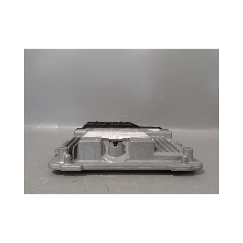CALCULATEUR MOTEUR PEUGEOT 206