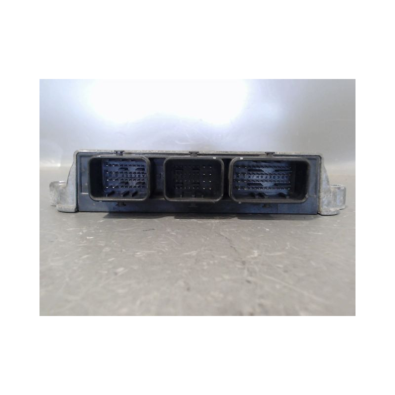 CALCULATEUR MOTEUR PEUGEOT 206