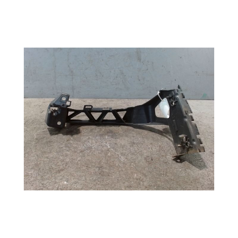 SUPPORT PARE-CHOC ARG PEUGEOT 207 CC