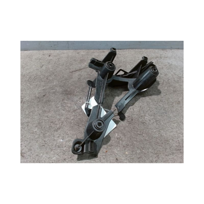 SUPPORT PARE-CHOC ARG PEUGEOT 2008