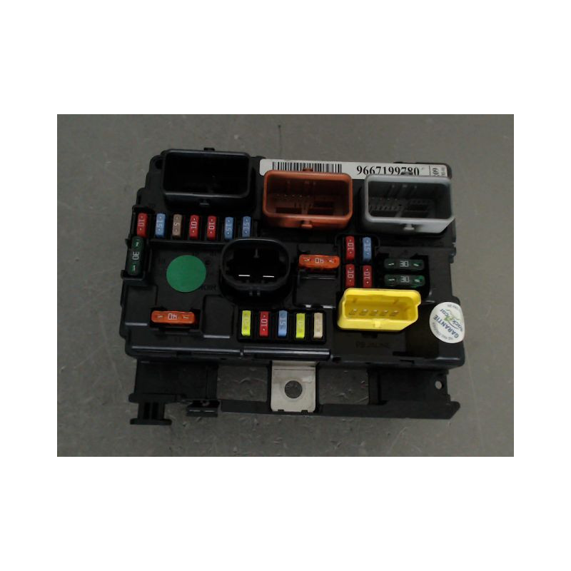 BOITE A FUSIBLES PEUGEOT 207 2009-
