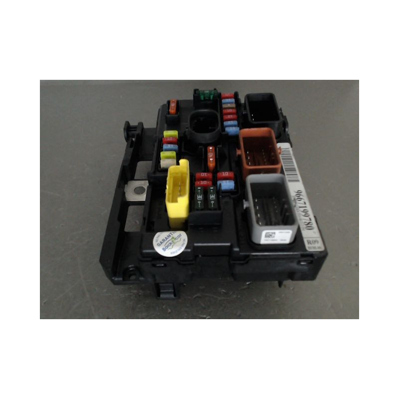 BOITE A FUSIBLES PEUGEOT 207 2009-