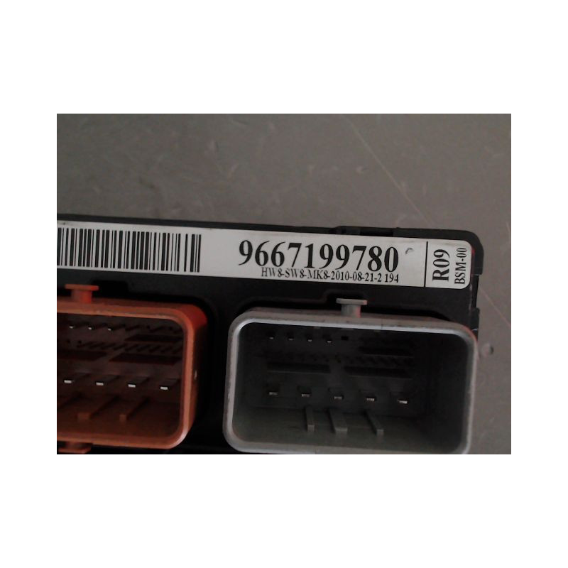 BOITE A FUSIBLES PEUGEOT 207 2009-