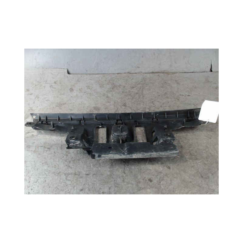 SUPPORT CENTRAL PARE-CHOC ARRIERE  CITROEN C3 2009-