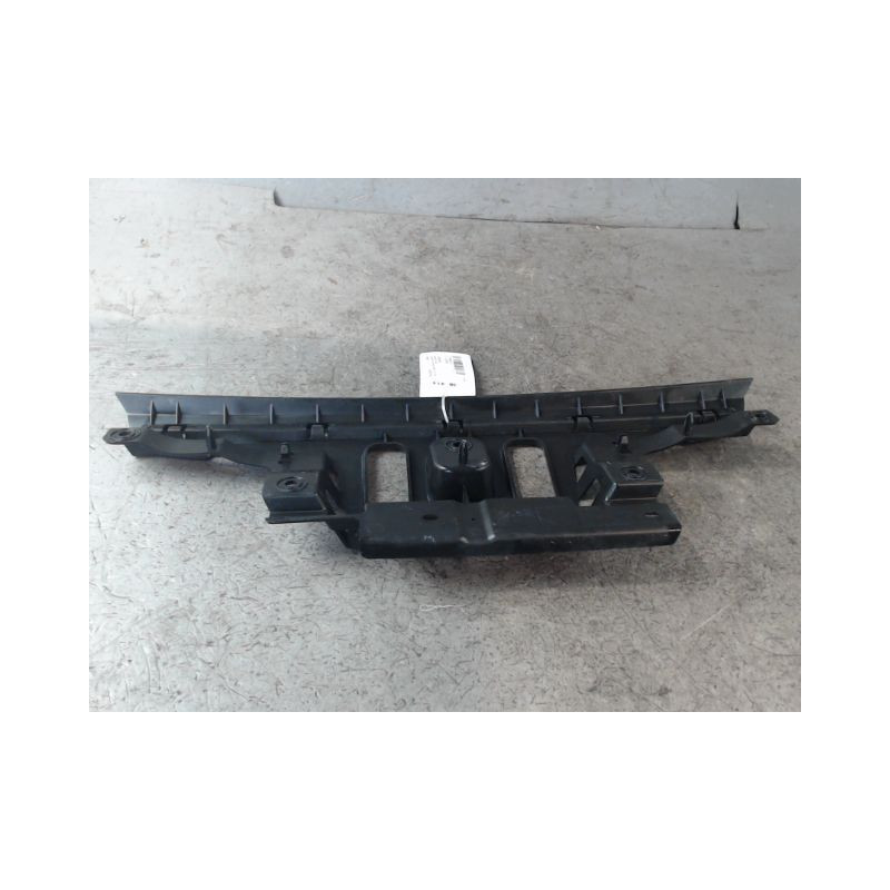 SUPPORT CENTRAL PARE-CHOC ARRIERE  CITROEN C3 2009-