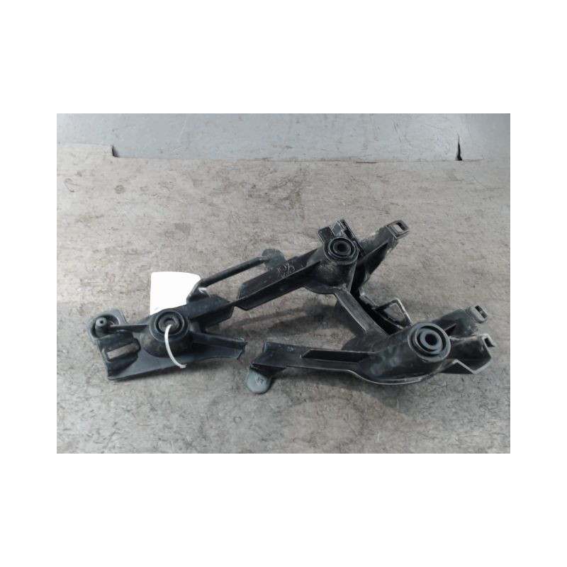 SUPPORT PARE-CHOC ARG PEUGEOT 2008