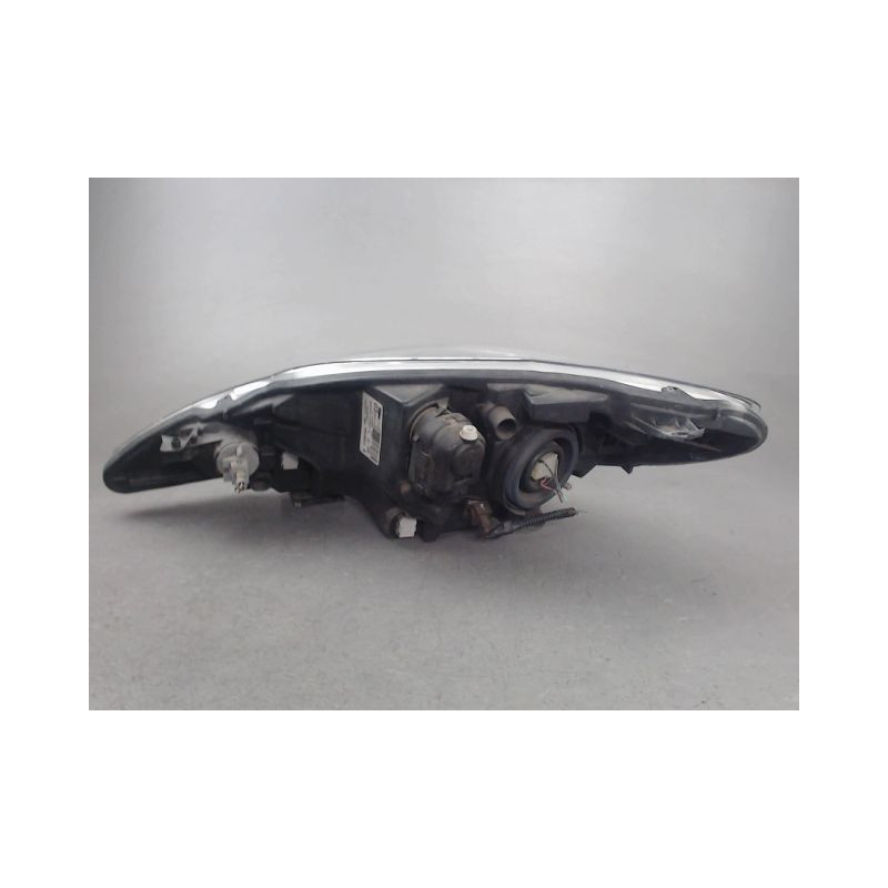 PHARE DROIT PEUGEOT 107