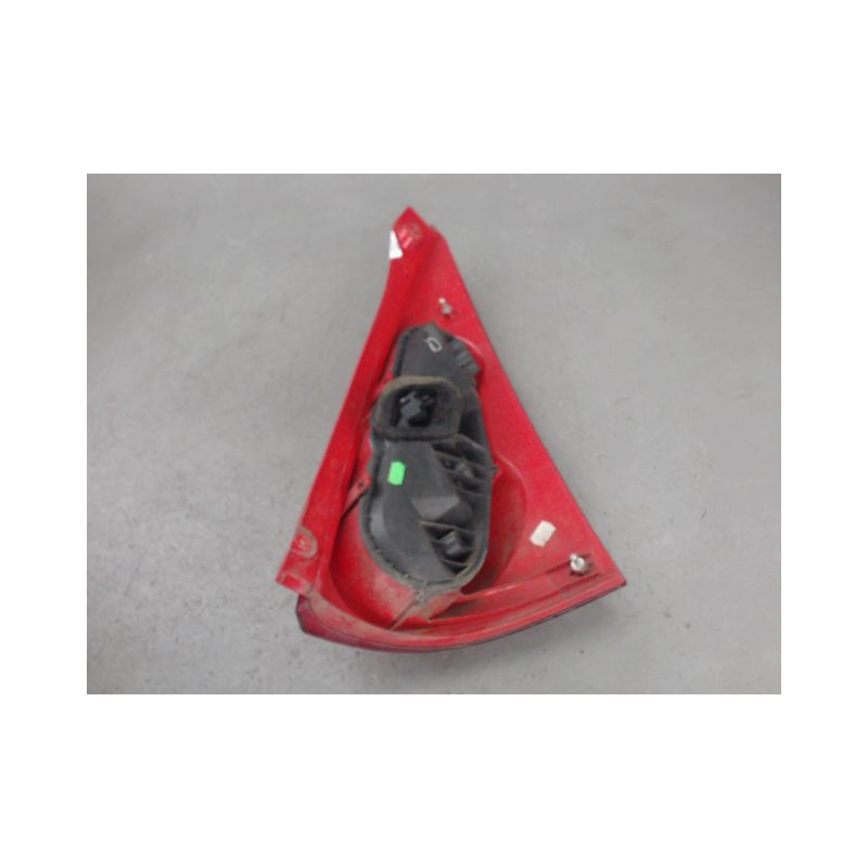 FEU ARRIERE GAUCHE  PEUGEOT 107