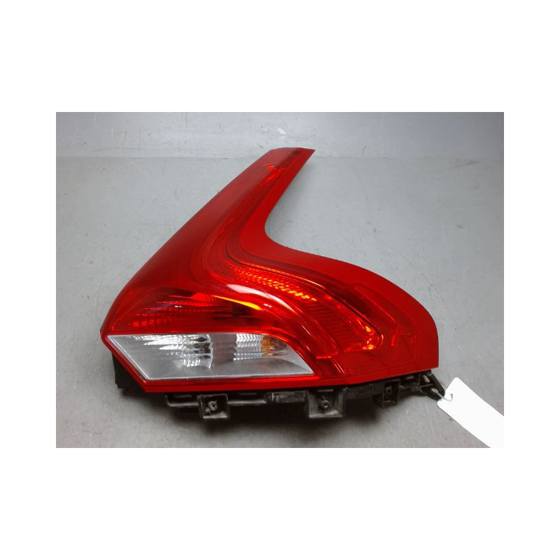 FEU ARRIERE DROIT VOLVO V40