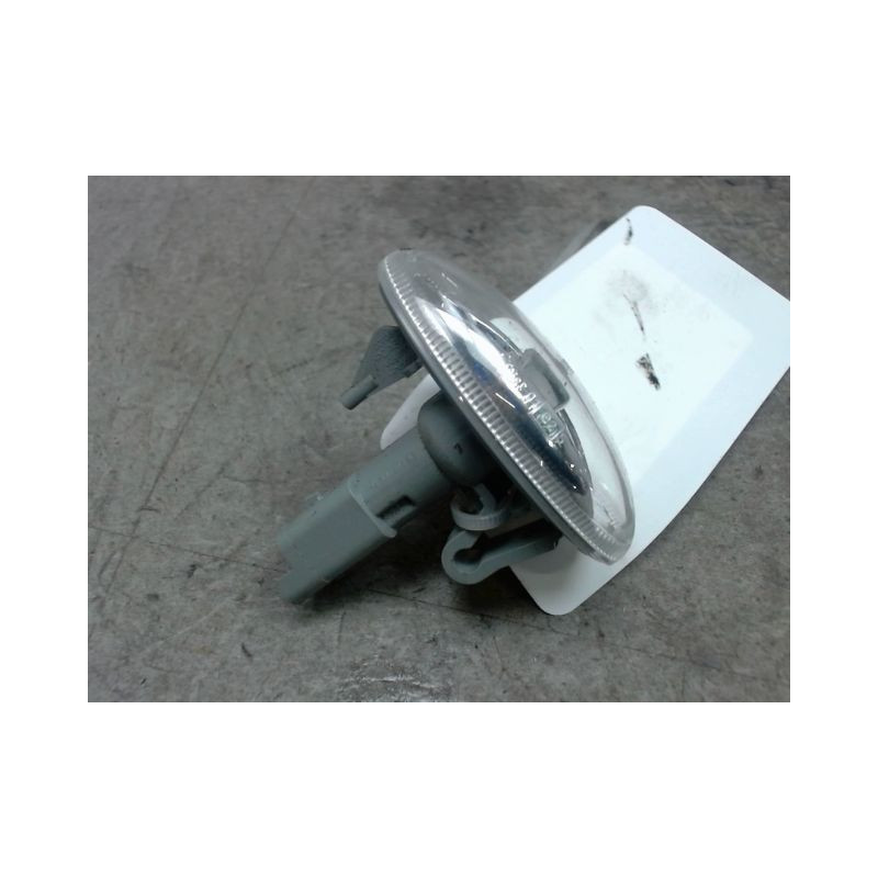 REPETITEUR AILE DROIT PEUGEOT 307 BREAK 05-08