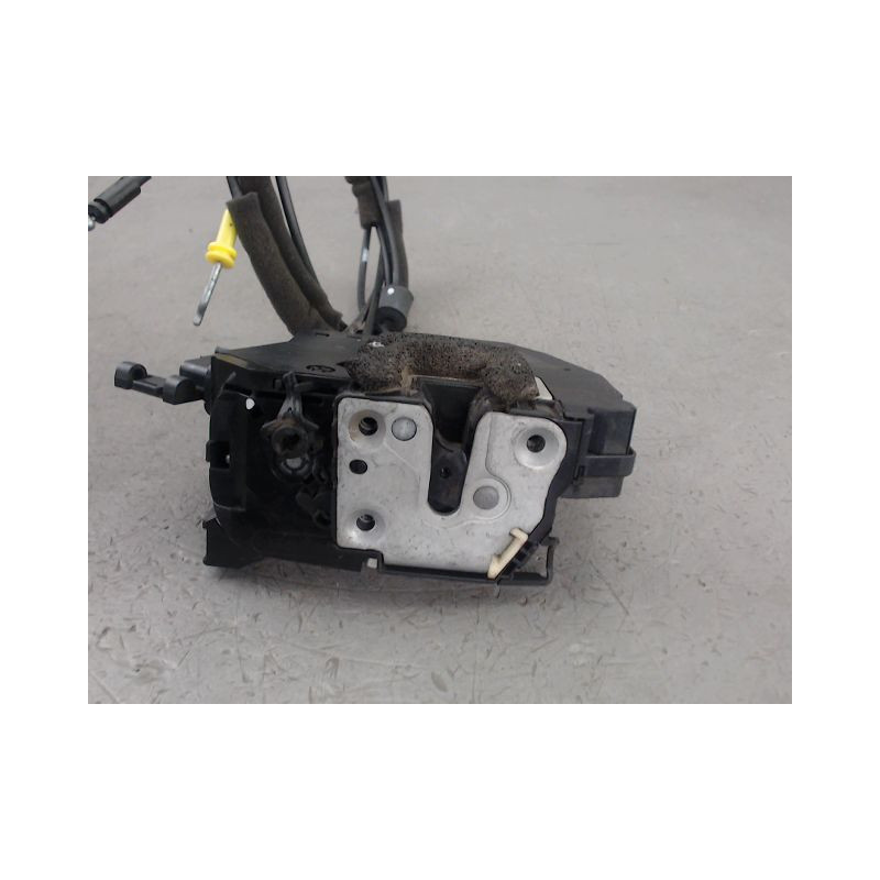 SERRURE PORTE COULISSANTE DROIT RENAULT TRAFIC