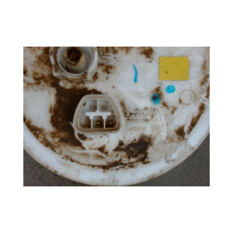 POMPE CARBURANT IMMERGEE TOYOTA HILUX SIMPLE CABINE 2006-