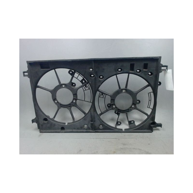 SUPPORT DE VENTILATEUR TOYOTA COROLLA