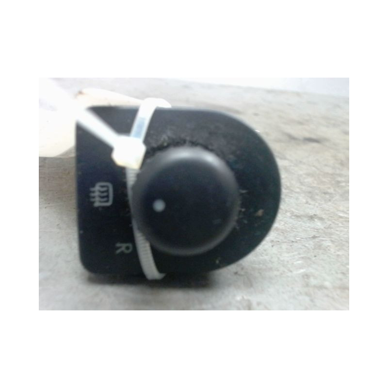 COMMANDE RETROVISSEUR EXTERIEUR ELECTRIQUE VOLKSWAGEN FOX