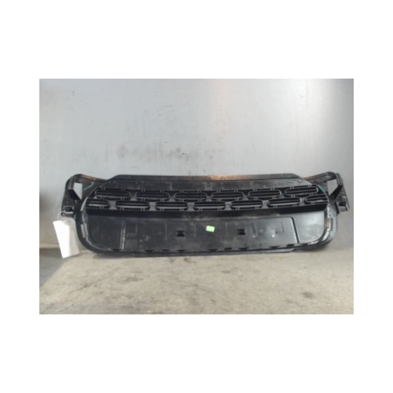 SUPPORT PLAQUE DE POLICE AVANT CITROEN C3 2009-