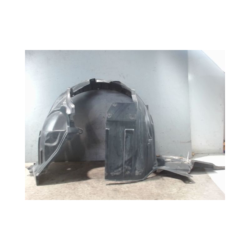 PARE-BOUE AVANT GAUCHE NISSAN NV200