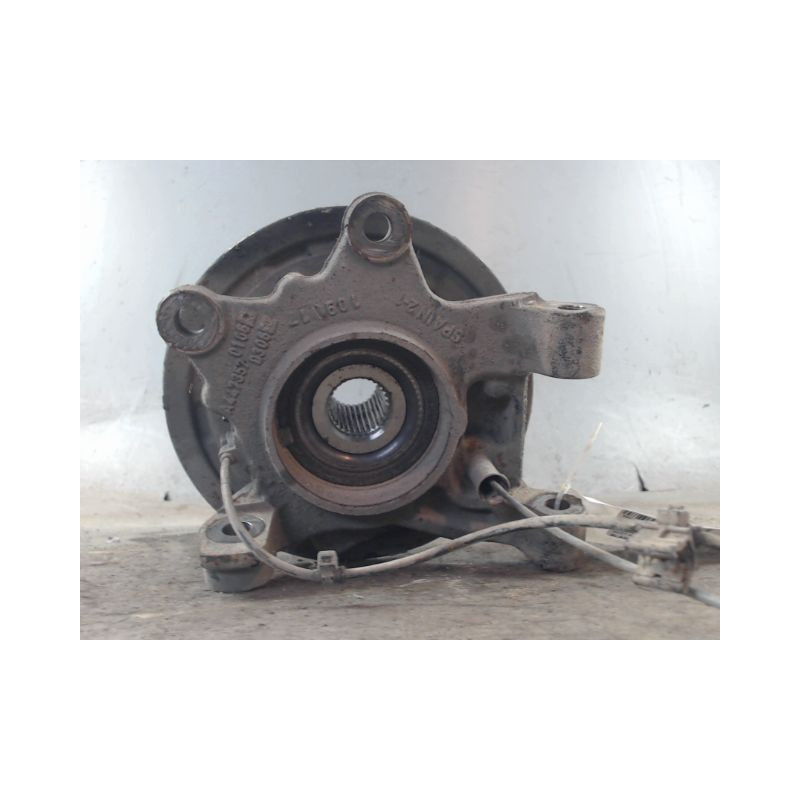 PIVOT ARRIERE DROIT MERCEDES VITO FOURGON LONG 2003-