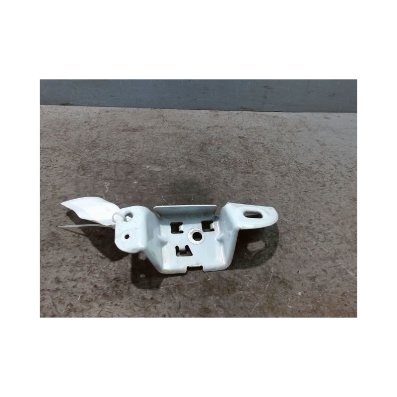SUPPORT AILE AVD RENAULT TWINGO PH.3 2000-2007