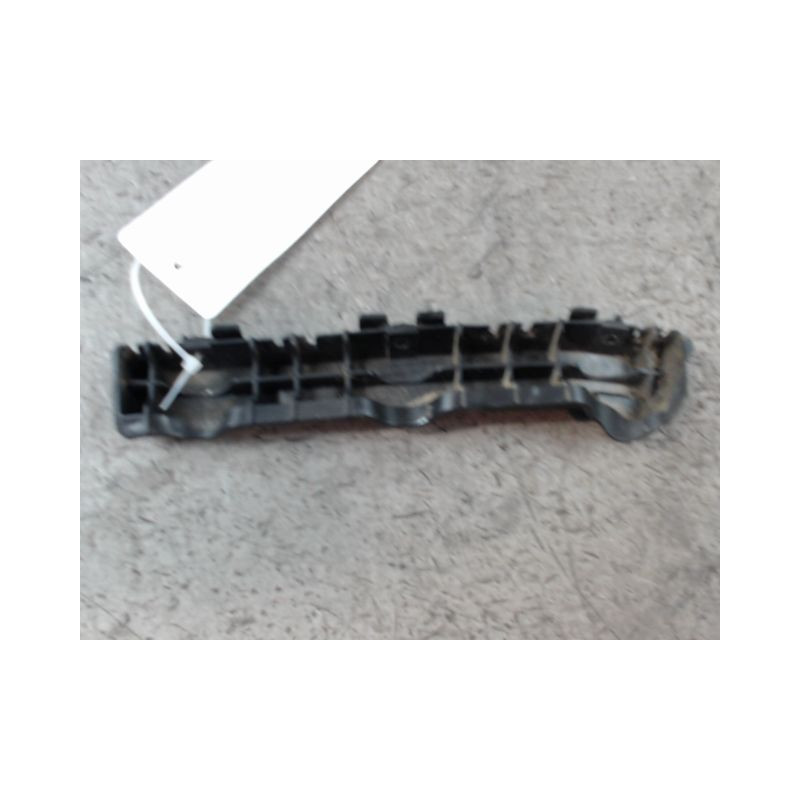 SUPPORT PARE-CHOC ARD HYUNDAI I10