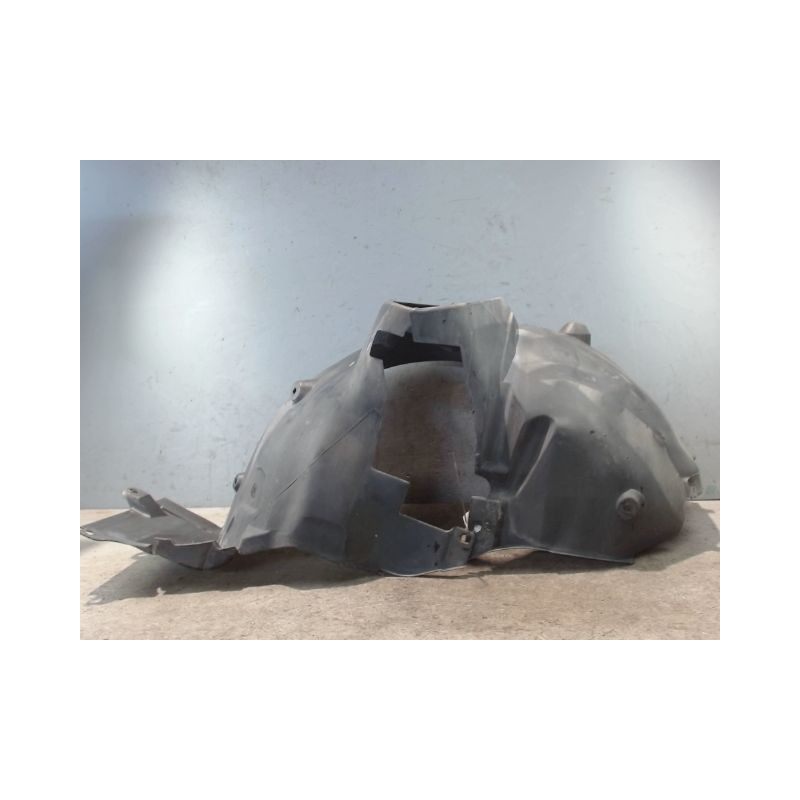 PARE-BOUE AVANT GAUCHE MERCEDES CLASSE C 2004-